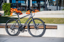 Load image into Gallery viewer, Apollo Trace 30 Matte Sand/Black Flat Bar Hybrid Bike
